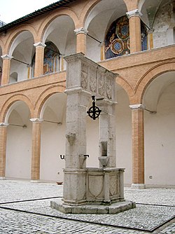 Particolare del cortile della Rocca Albornoziana